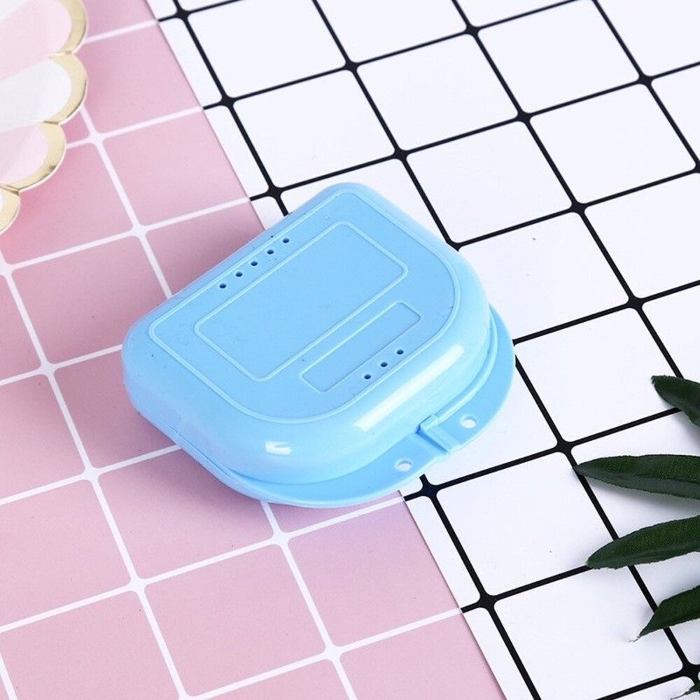 【買一送一隨機】外出攜帶透氣盒 一入 牙套、維持器、活動假牙盒-圖片-6