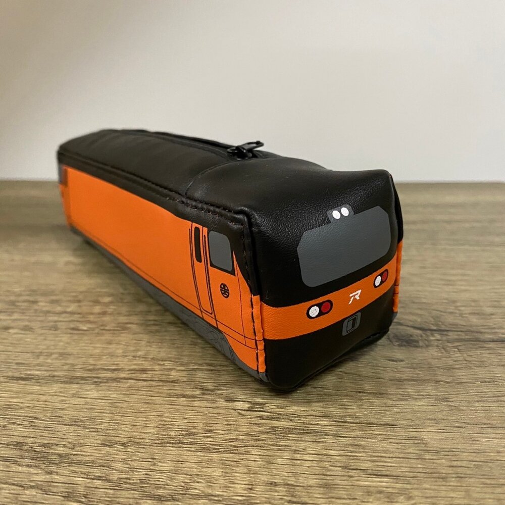 23789352552-台鐵E500電力機車 台灣火車造型筆袋 台鐵官方授權 Q版火車筆袋 文具收納小物袋 集創意 TR台灣鐵道