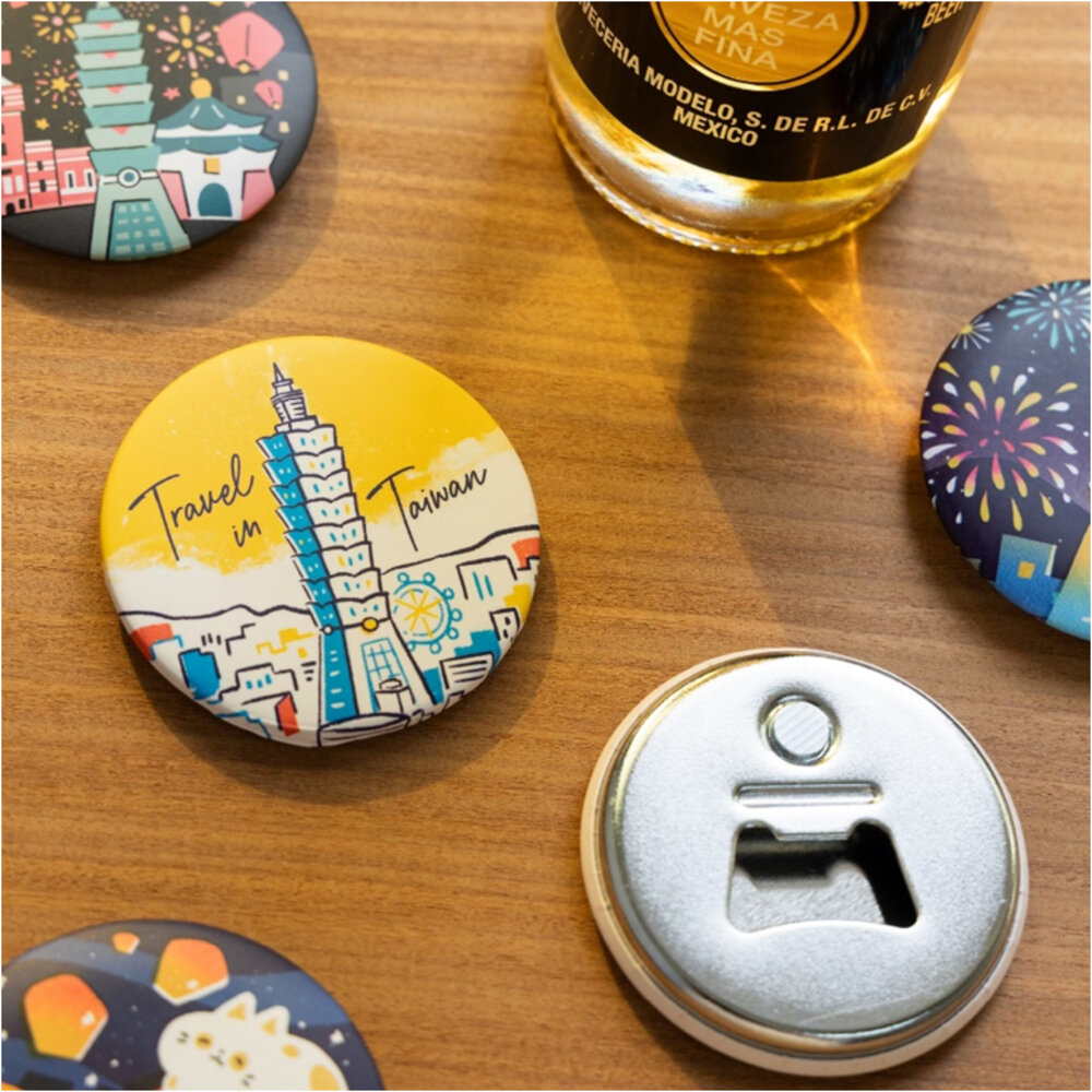 24194311035-開瓶器冰箱貼 馬口鐵開瓶器 磁吸冰箱貼 圓形開瓶器 台灣紀念品 猴子設計 TR台灣鐵道