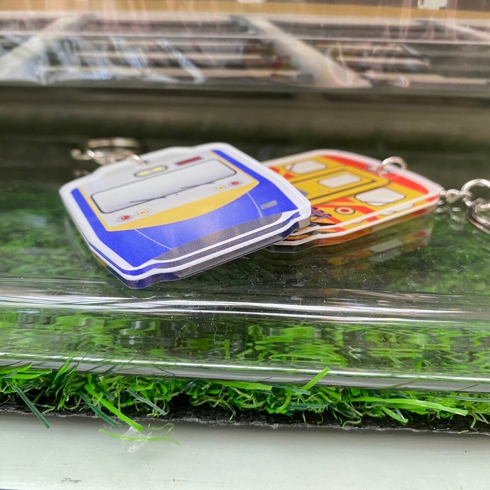 火車鑰匙圈 壓克力鑰匙圈 火車吊飾 普悠瑪 山嵐號 海風號 雙面噴繪吊飾 鐵道迷必備 JIMSO仁壽|TR台灣鐵道-圖片-1