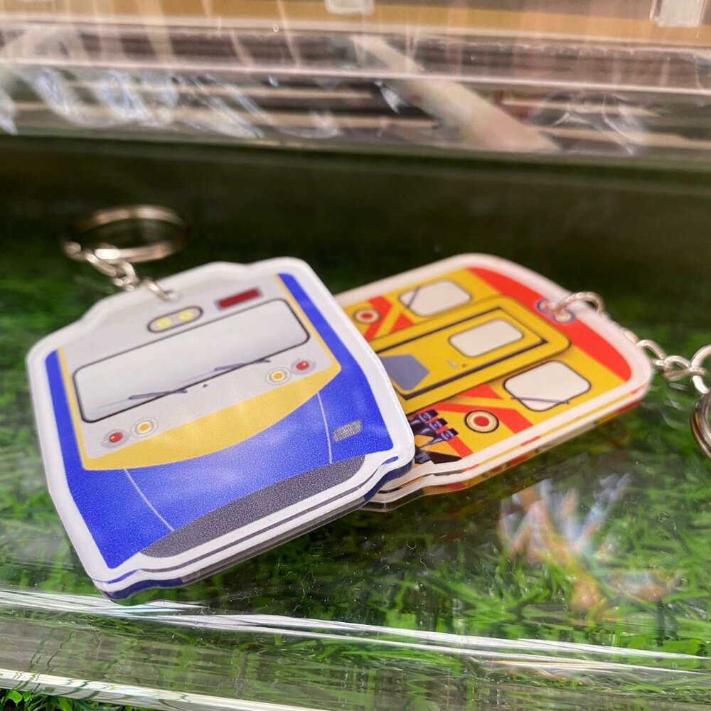 火車鑰匙圈 壓克力鑰匙圈 火車吊飾 普悠瑪 山嵐號 海風號 雙面噴繪吊飾 鐵道迷必備 JIMSO仁壽|TR台灣鐵道-圖片-2