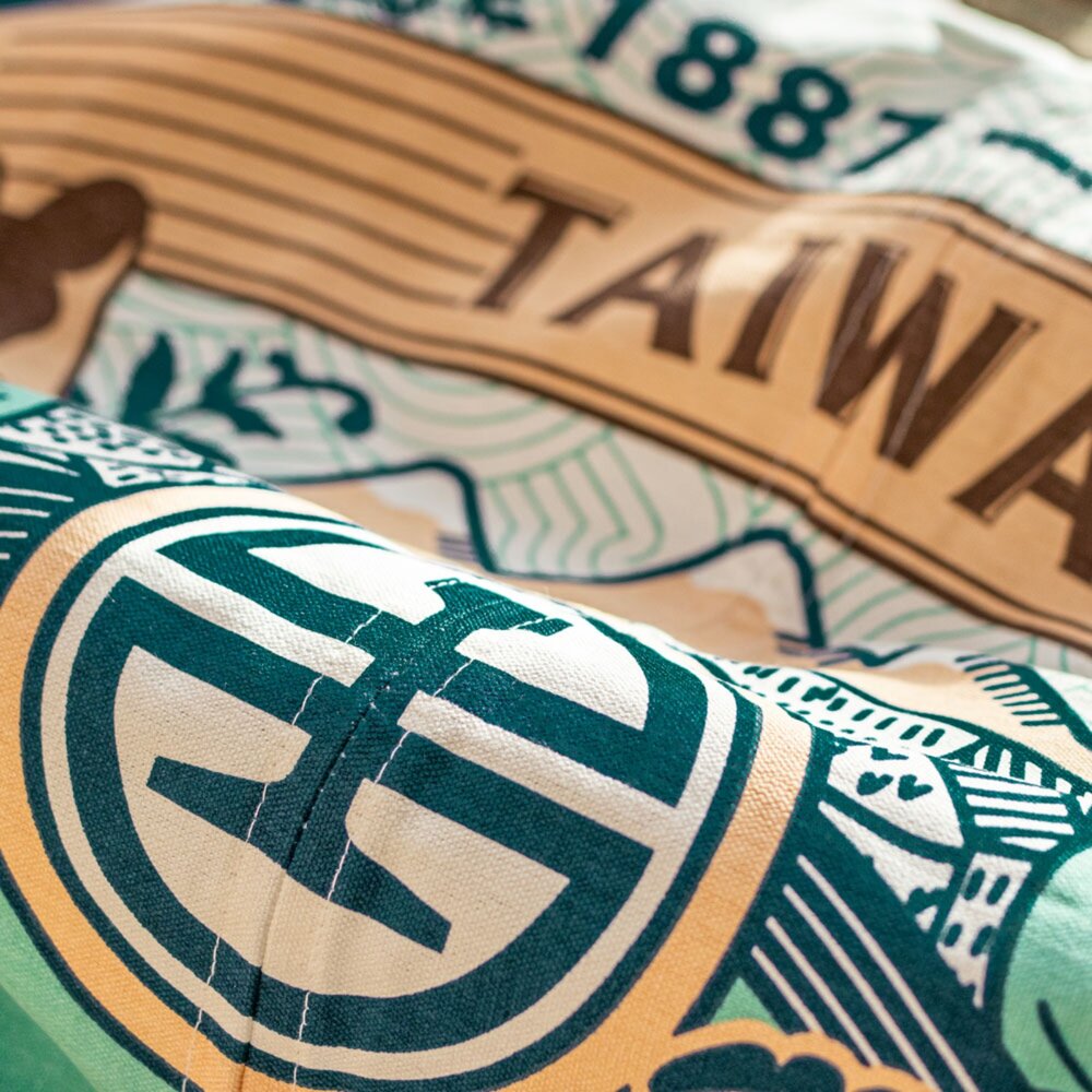 珍愛台鐵門簾掛布 臺鐵局徽經典收藏 厚磅純棉帆布 MIT台灣製造 復古台灣意象 質感居家裝飾紀念品 TR台灣鐵道-圖片-3