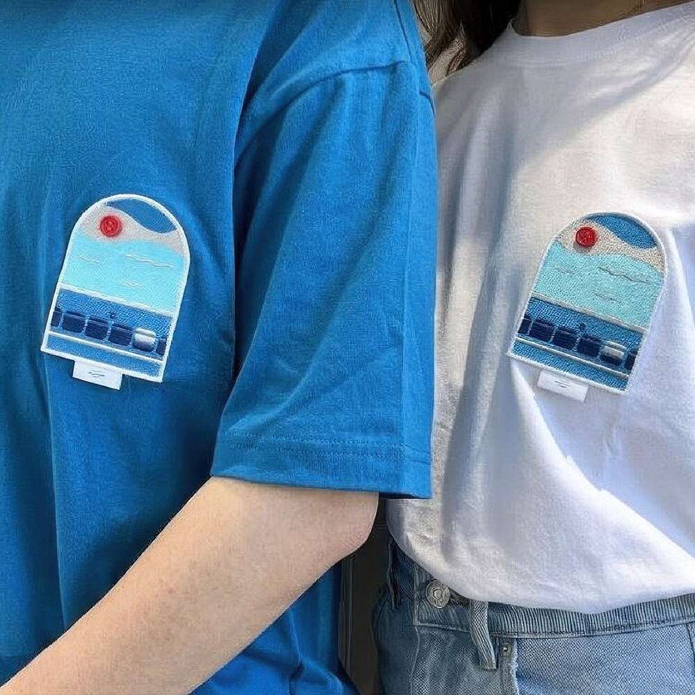 25574136964-台鐵藍皮解憂號 Breezy Blue 藍海刺繡T恤 MIT台灣製造 藍天 大海 火車 官方授權銷售商店 TR台灣鐵道