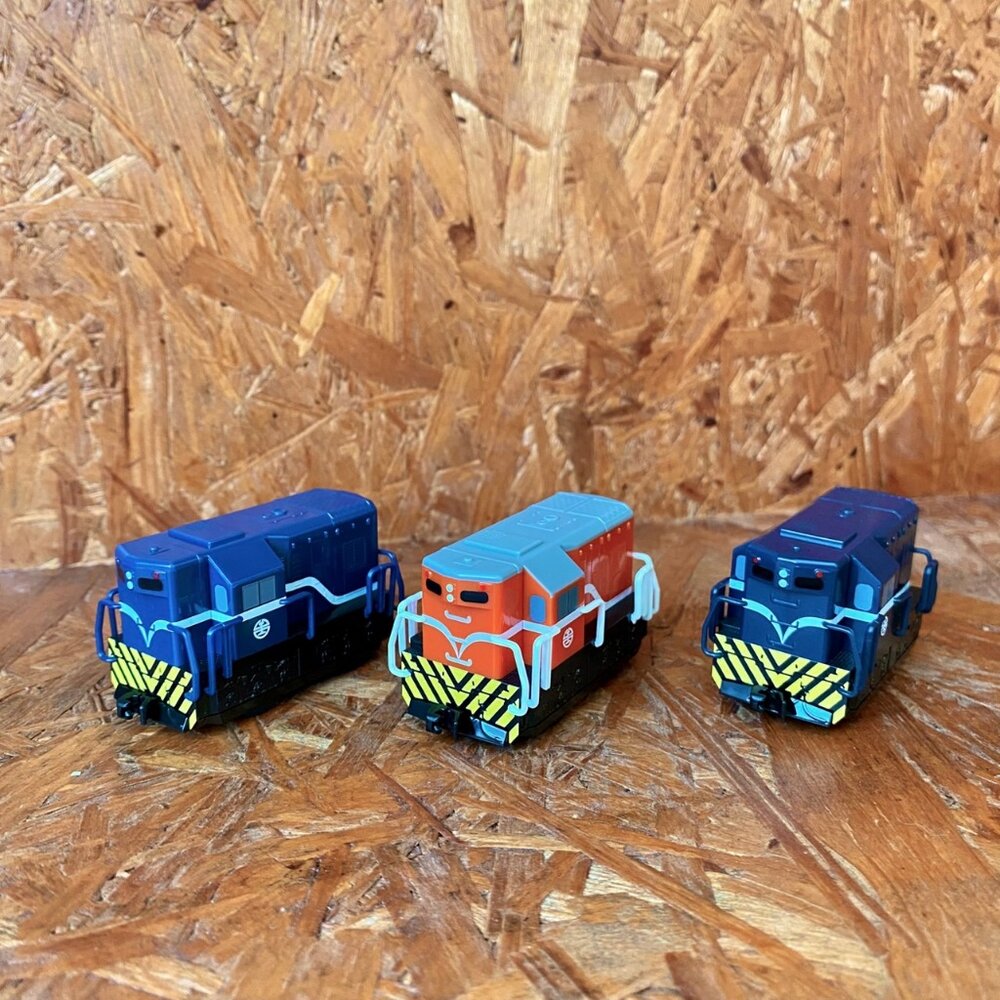 26122389934-台鐵R20型柴電機車 鐵支路迴力小火車 迴力車火車玩具 壓克力盒裝 QV087 QV088 QV089 TR台灣鐵道