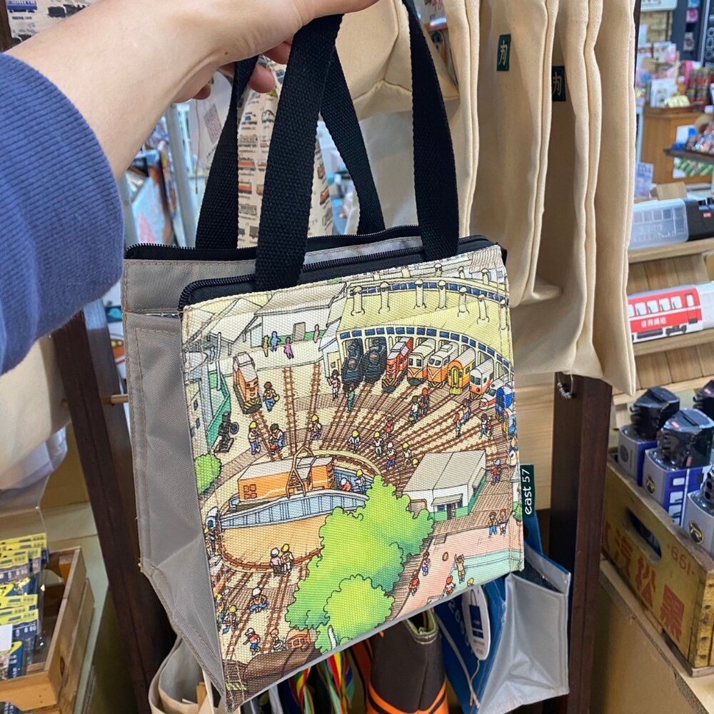 27875347386-TR保溫餐袋 便當袋 保溫袋 滿版圖案 普通車 莒光號 扇形車庫 茄芷袋 台灣製造 TR台灣鐵道