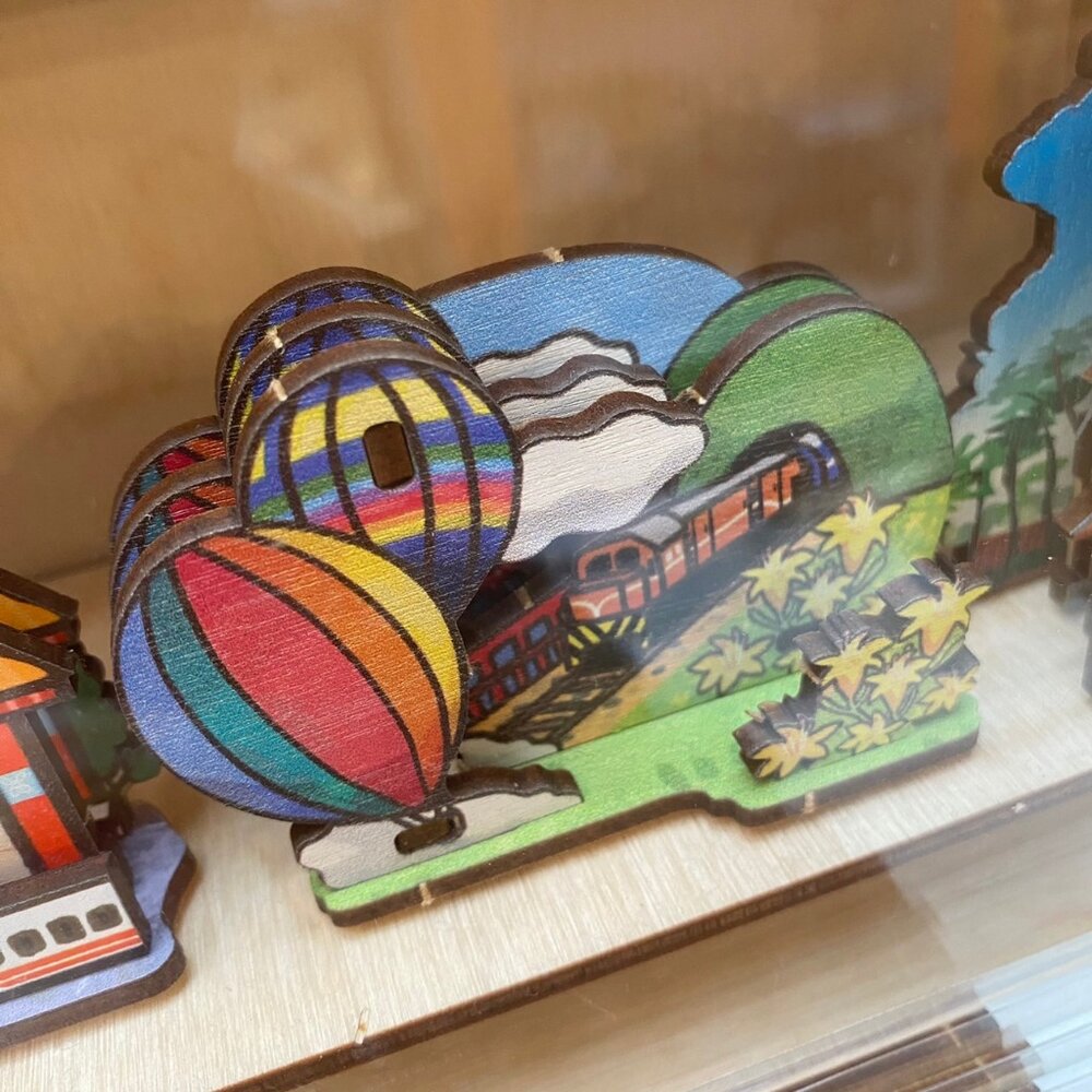 DIY立體木製名片座 台灣景點文化 阿里山火車 木製桌上擺飾 台灣文創 紀念品 新格子 TR台灣鐵道-圖片-3