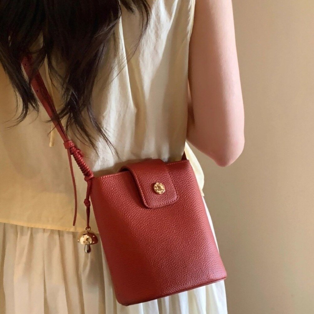 櫻桃紅皮革水桶包 女包 斜挎包 小包 通勤包 禮物 送禮 送禮 封面照片