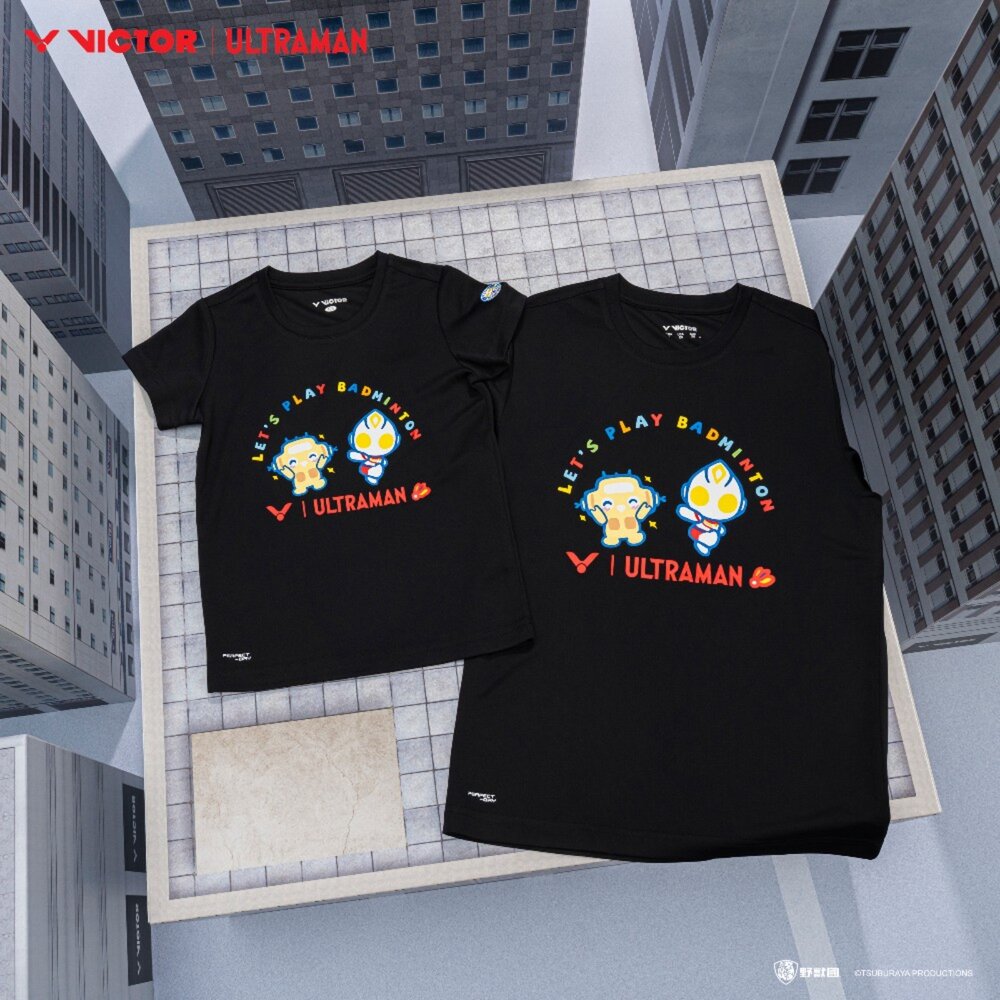 250606160223-超人力霸王 聯名 勝利 VICTOR x ULTRAMAN T-504UTM T-504JRUTM 聯名針織T恤 針織童