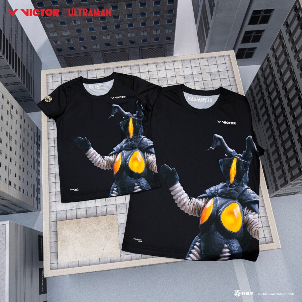 250606160910-超人力霸王 聯名 勝利 VICTOR x ULTRAMAN T-515UTM T-515JRUTM 聯名針織T恤 針織童