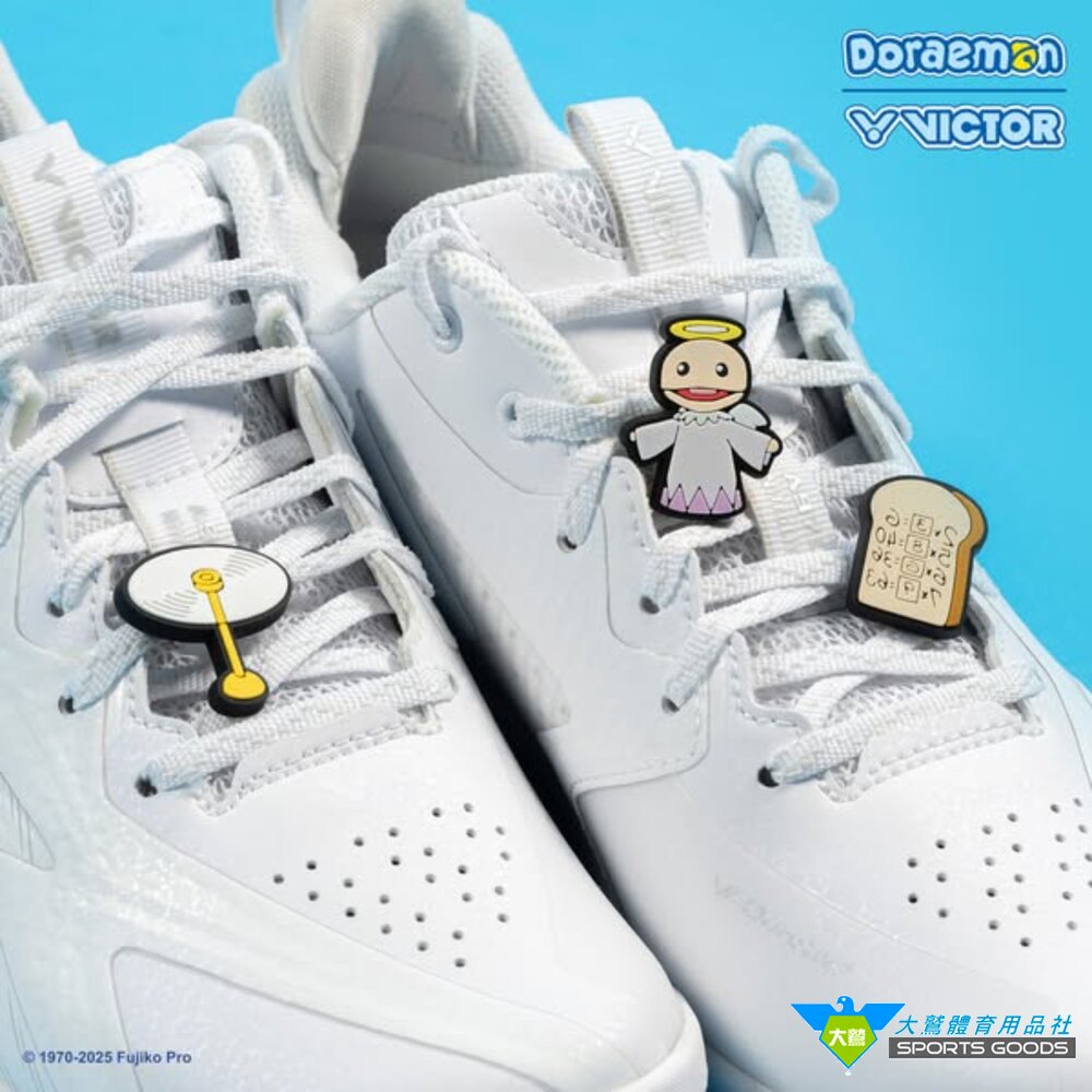Doraemon 聯名 VICTOR 勝利 聯名 哆啦A夢限定系列鞋帶扣 PG4001DRM 封面照片