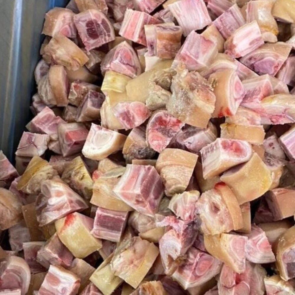 251218212547-豬腳丁 豬腳切丁 豬腳塊 滷味好幫手 (18公斤/30台斤/箱)