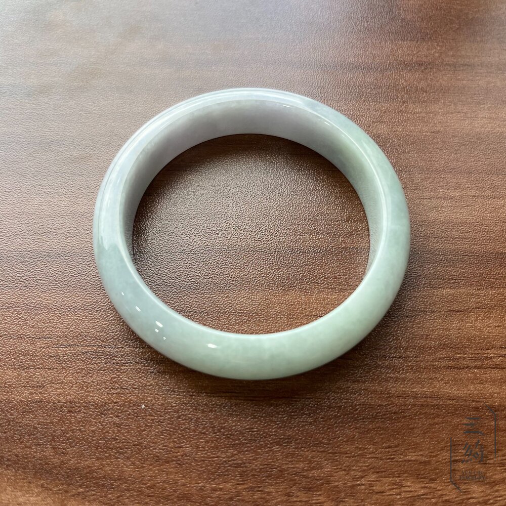 天然緬甸A貨翡翠。細糯春帶彩手鐲 / 57.6 /18.3圍 封面照片