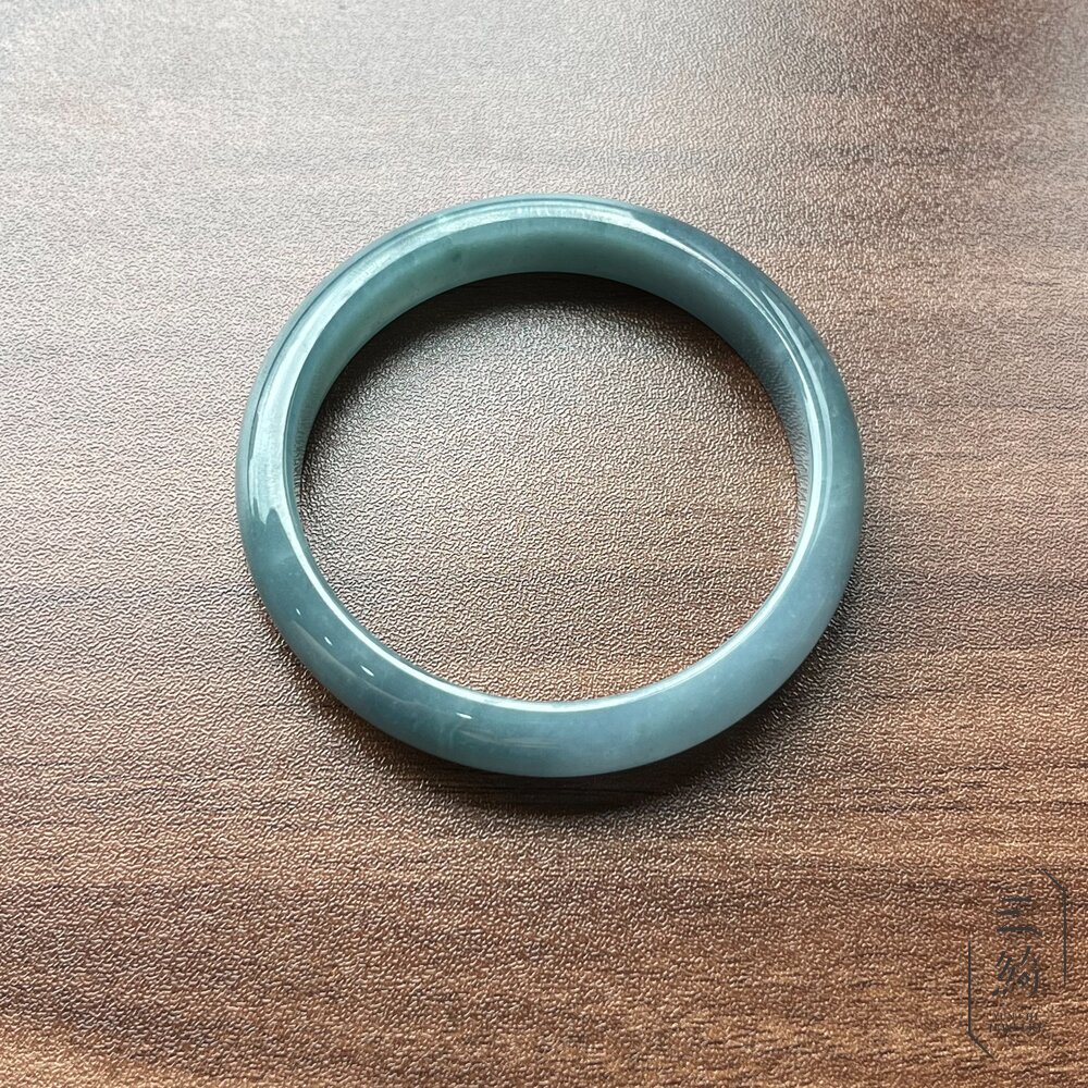 天然A貨翡翠。瓜地馬拉 藍紫色調 藍水 細膩 手鐲 / 59.5 /18.9圍 封面照片