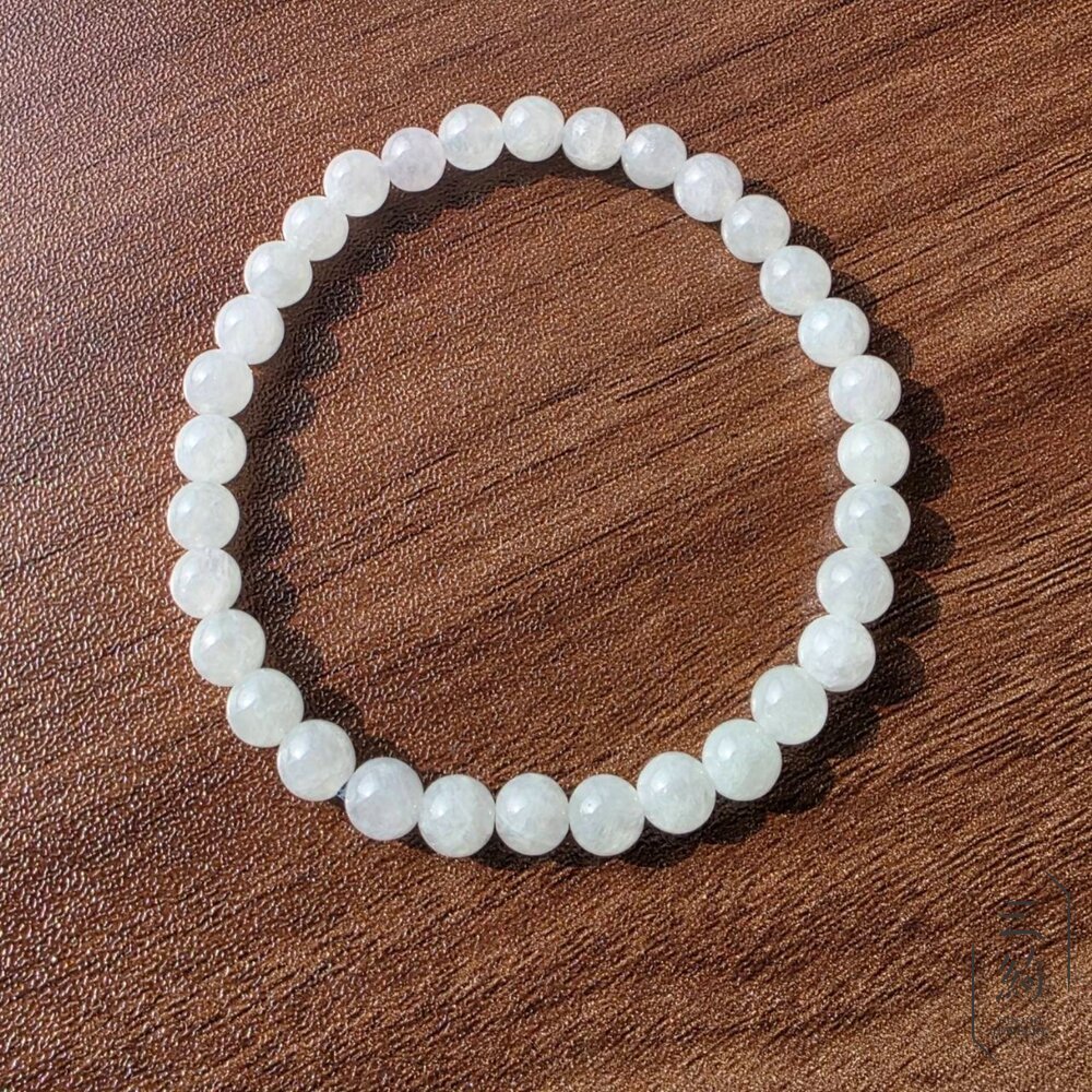 天然緬甸A貨翡翠。高冰 白月光 光澤感 手串 5mm 封面照片