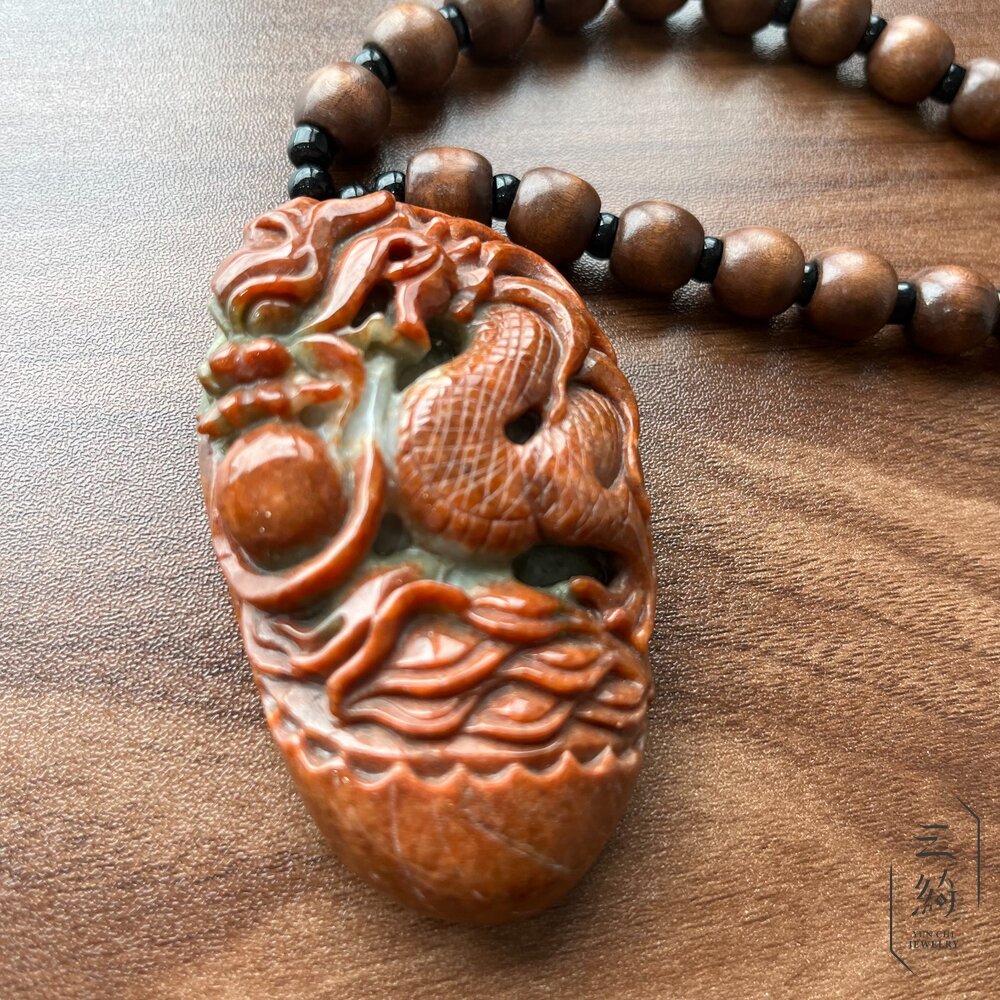 天然緬甸A貨翡翠。紅綠雙彩 鴻運當頭 龍如意 擺件 手把件 (附架) 封面照片