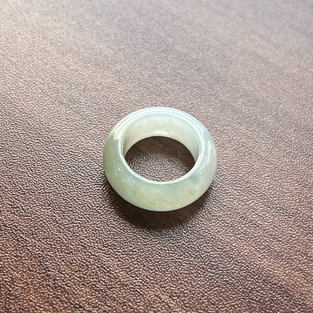 E90861-天然緬甸A貨翡翠。冰種 厚版 綠飄花 戒圈 戒指 15圍