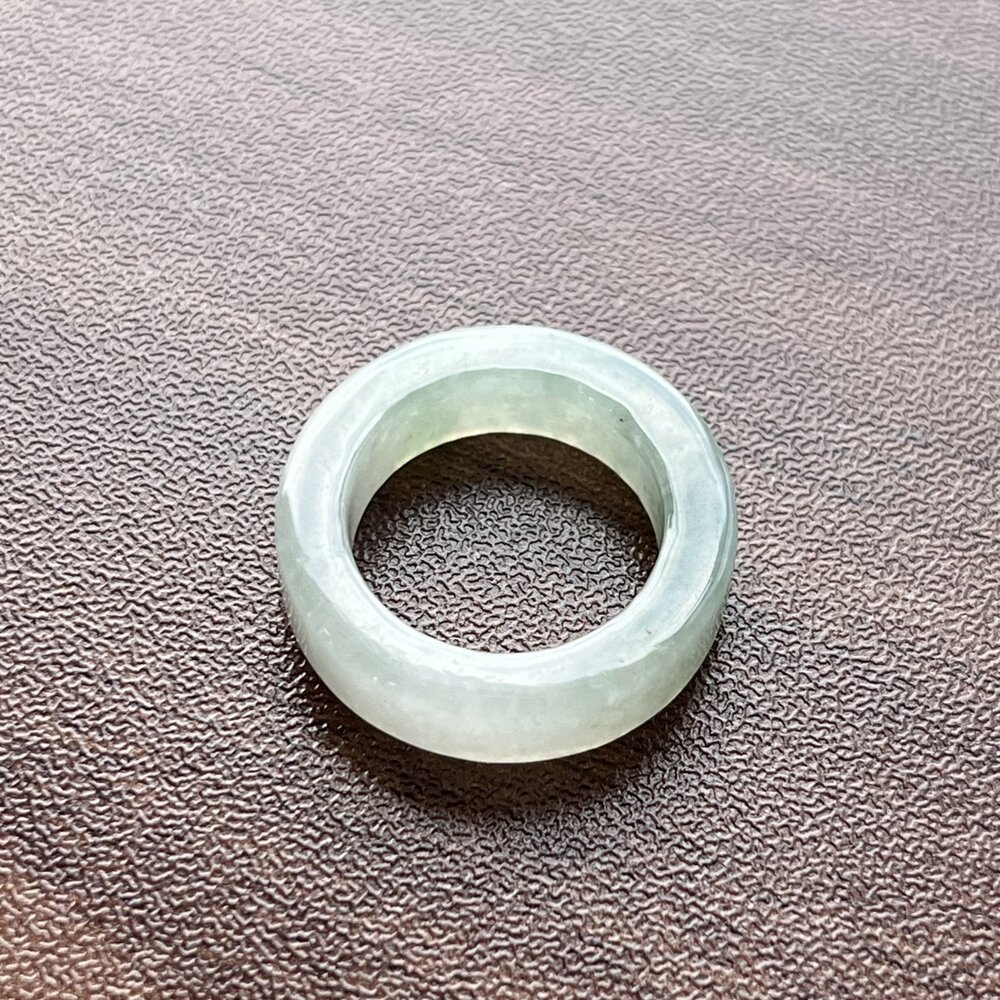 E90864-天然緬甸A貨翡翠。冰種 綠飄花 方戒 戒圈 戒指 15圍