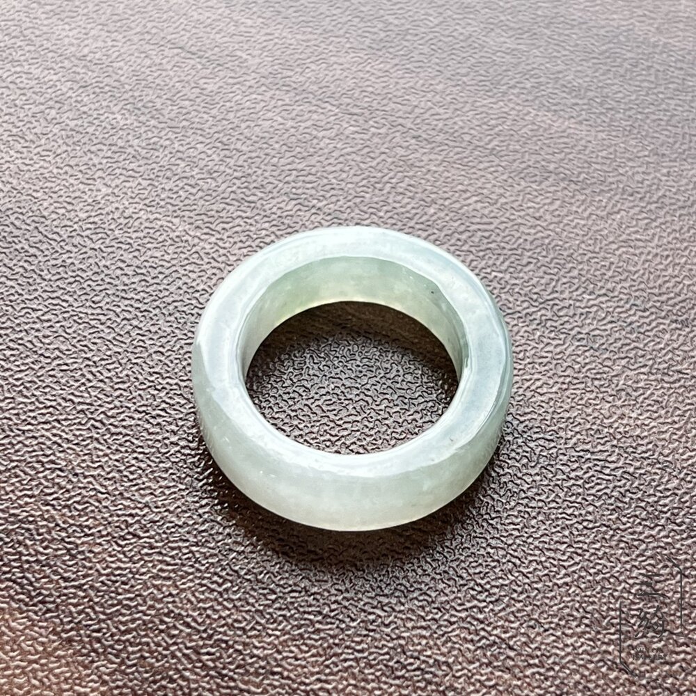 天然緬甸A貨翡翠。冰種綠飄花方戒戒圈戒指15圍