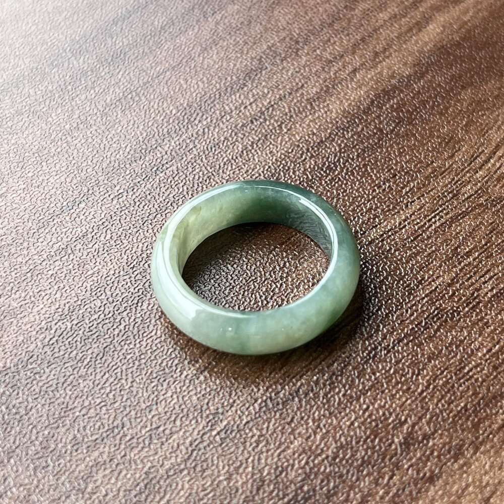 E90866-天然緬甸A貨翡翠。冰種 秋香 綠飄花 戒圈 戒指 16圍