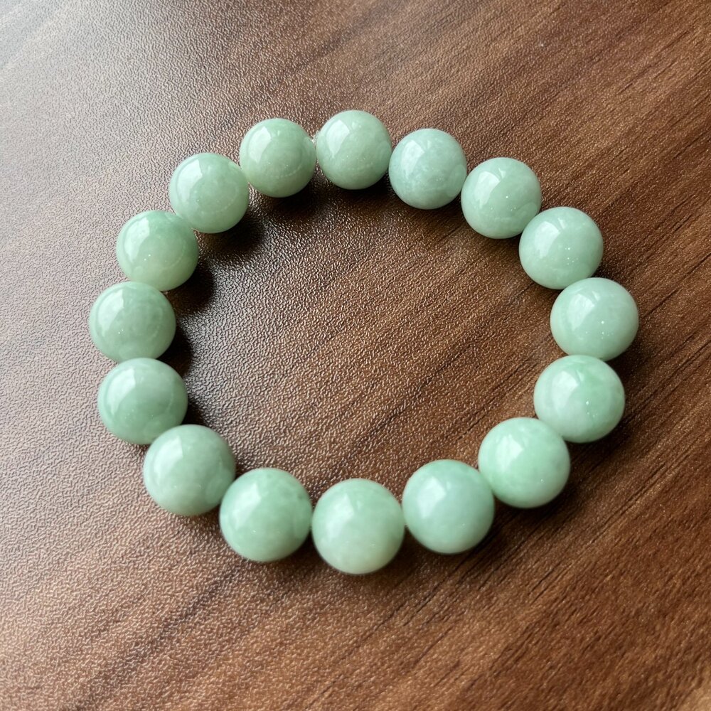 G28625-天然緬甸A貨翡翠。冰感細膩 芙蓉 滿綠 飄花 手串 12mm
