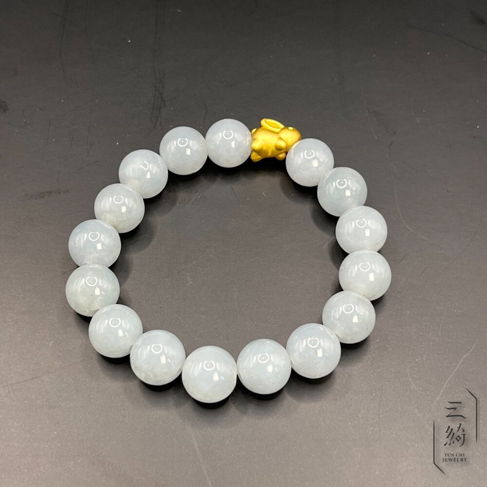 天然A貨翡翠。獨家手作系列 冰種 霧霾藍 春彩 金兔 設計手串 12mm+ 封面照片