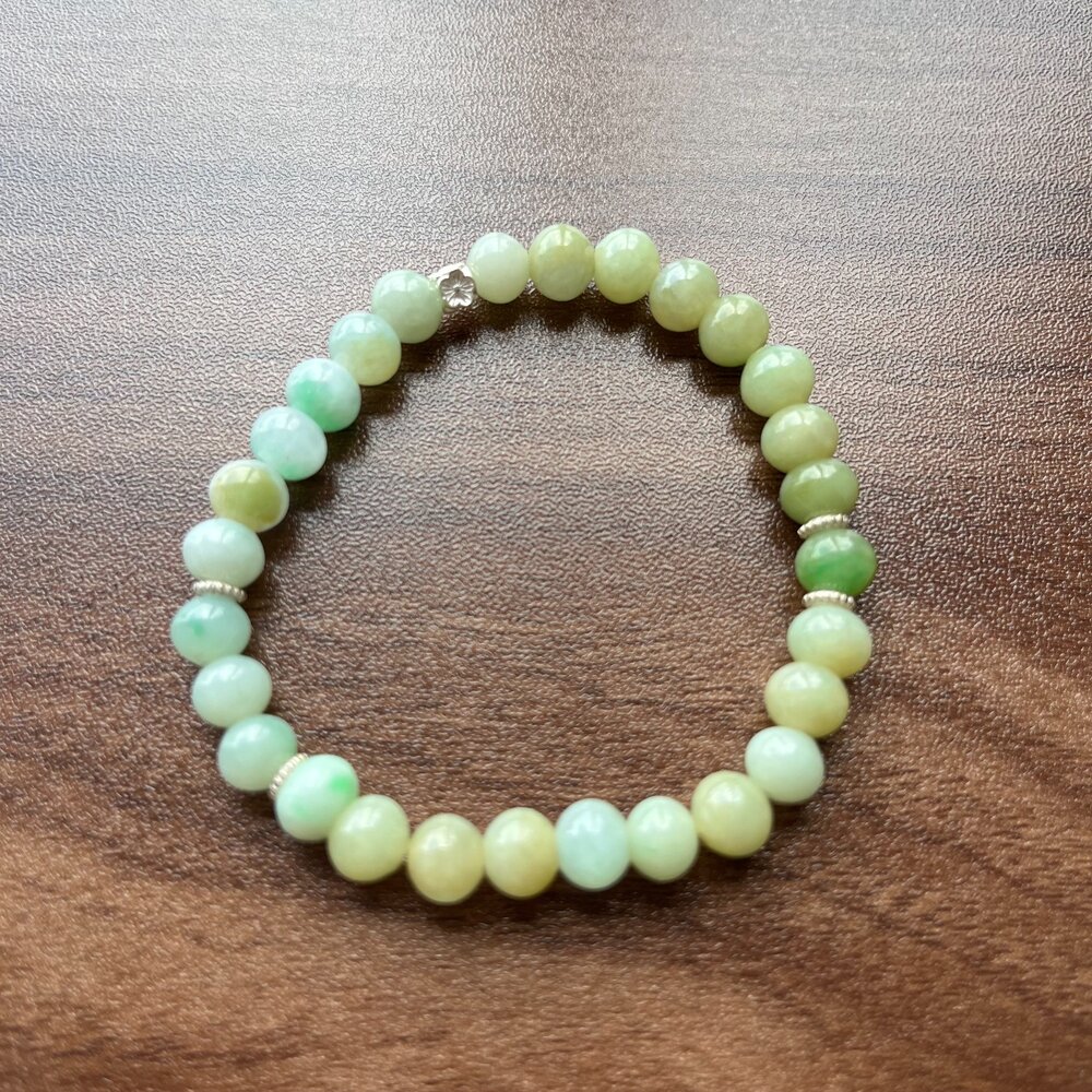 G28641-天然緬甸A貨翡翠。獨家手作系列  冰種 陽綠 飄花 氣質 牛奶底 手串 7mm+