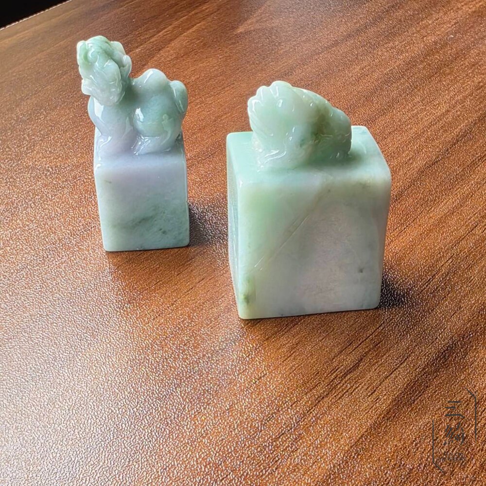 天然緬甸A貨翡翠。春彩帶飄花 貔貅金蟾印章 印章 擺件 封面照片