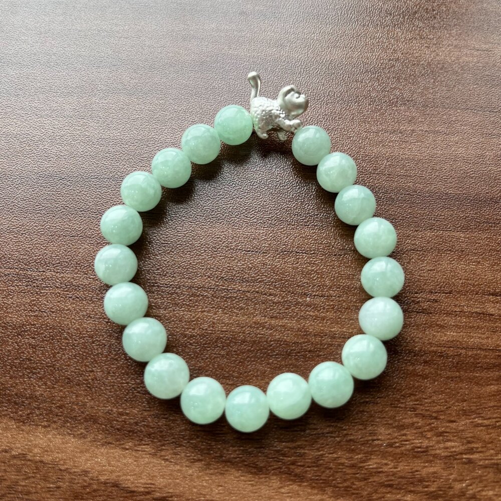 G38928-天然緬甸A貨翡翠。獨家手作系列  冰種 銀飾 驕傲小貓 甜果綠 手串 8mm+