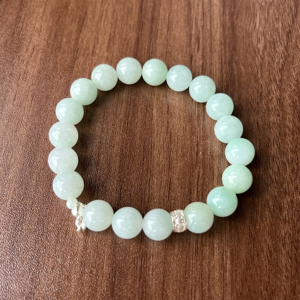 G38937-天然緬甸A貨翡翠。獨家手作系列 冰種 漸層果綠 愛心 銀飾手作 手串 9mm+