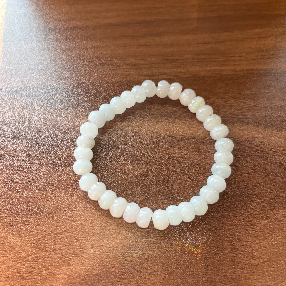 G38948-天然緬甸A貨翡翠。冰種 白月光 蓮花珠 手串 8mm
