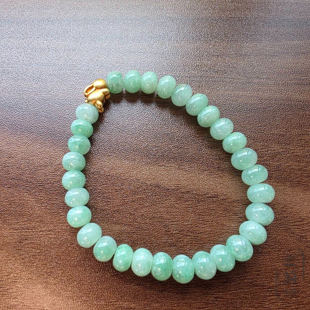 翡翠。獨家手作系列 冰種 金兔 陽綠飄花 設計 手串 7mm 封面照片
