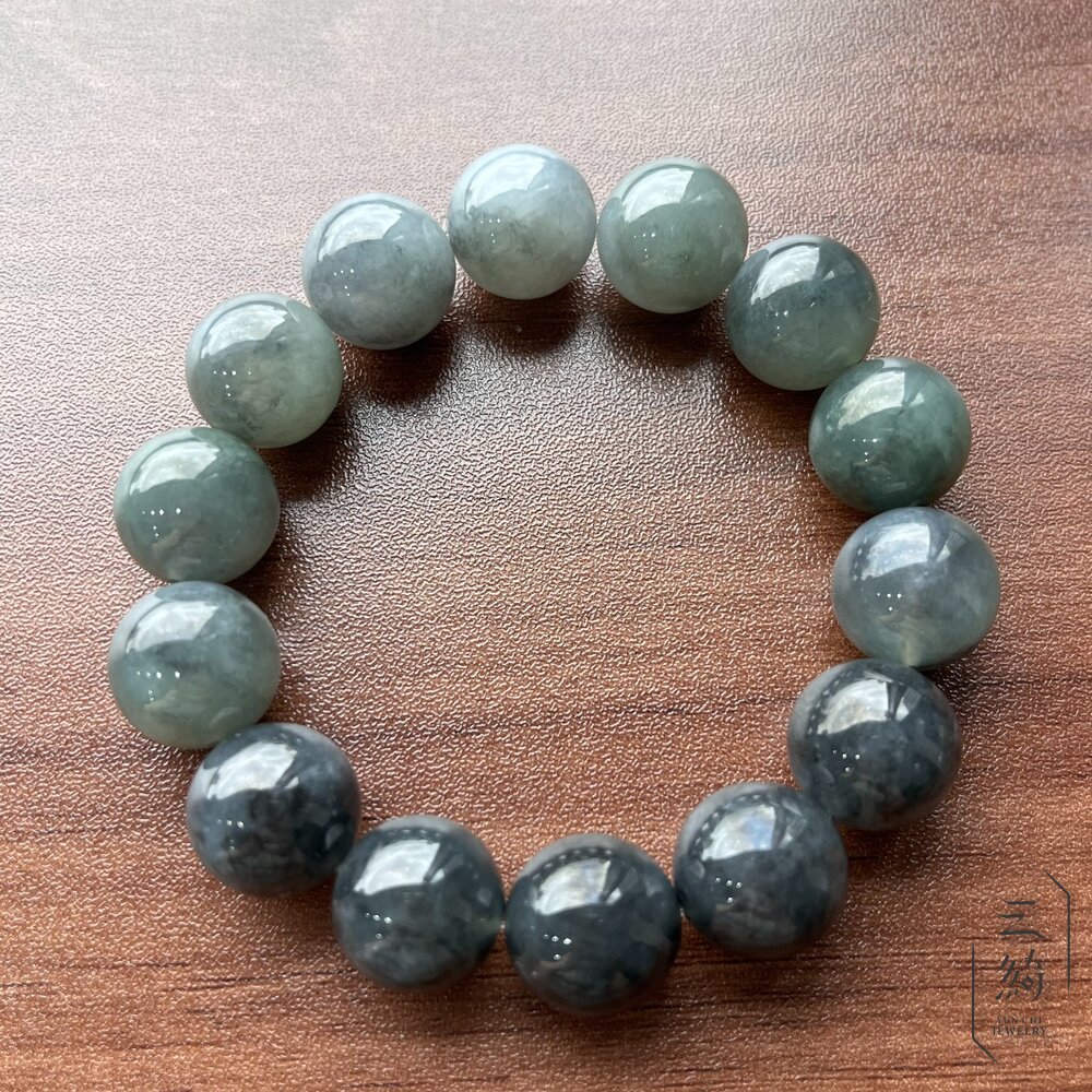  天然緬甸A貨翡翠。冰潤 漸變色 烏雞 手串 14mm