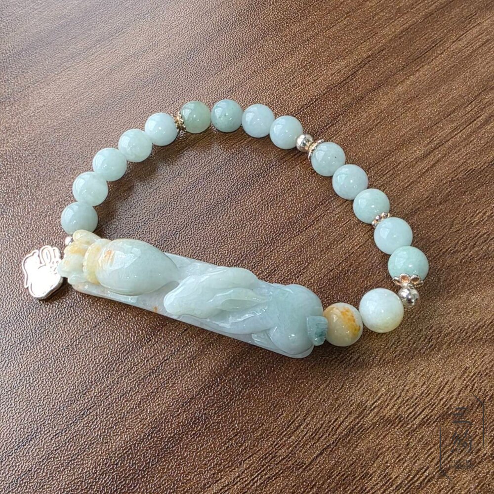 翡翠。獨家手作系列 淡藍 黃紅翡 兔子 蘿蔔 手排 豐收 設計手串 7mm 封面照片