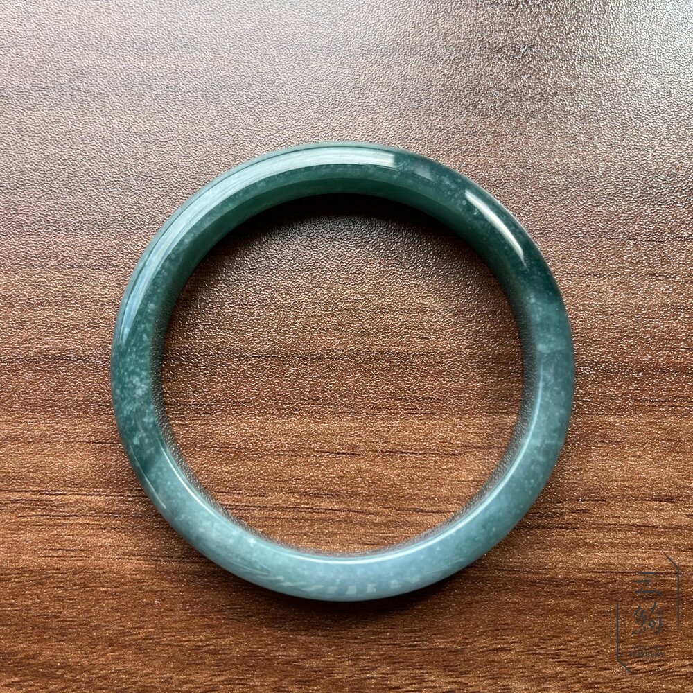 天然A貨翡翠。威料 藍水 藍綠浪漫色調 雪花點點 手鐲 /61.5 /19.5圍 封面照片