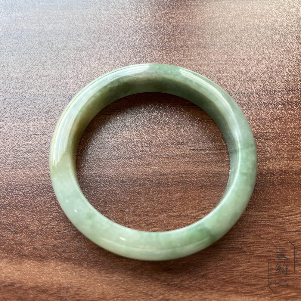 天然緬甸A貨翡翠。老種 雙彩 水草花 手鐲 / 57.0 /18.1圍 封面照片